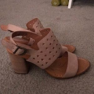 Born brand pale pink heels